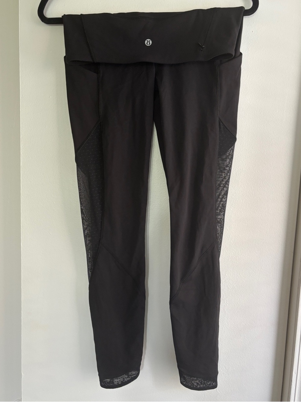 Lululemon athletica high-waisted high-rise legging Mesh Sole Training 7/8 Medium